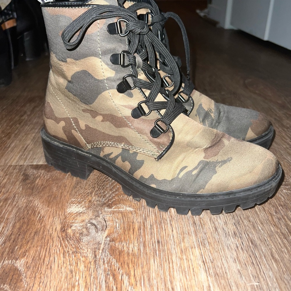 Kylie Jenner camo booties. Perfect condition.